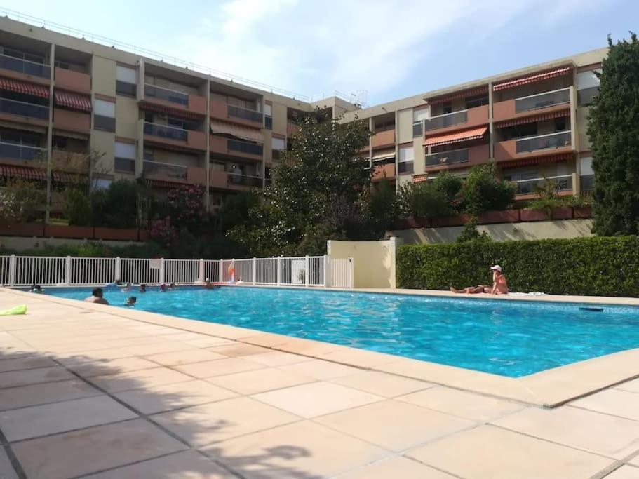 Ferienwohnung Les Jardins Du Luxembourg Hyères Exterior foto