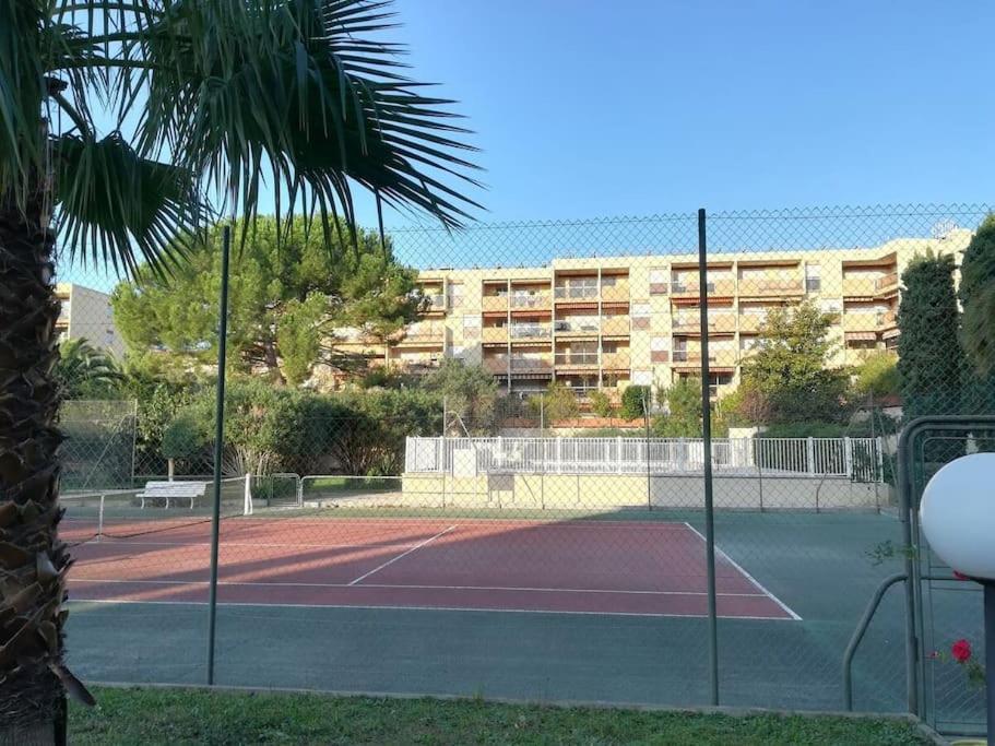 Ferienwohnung Les Jardins Du Luxembourg Hyères Exterior foto